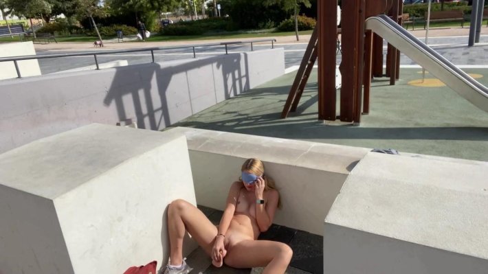 Iviroses exhibitionist public nudity зщктщ