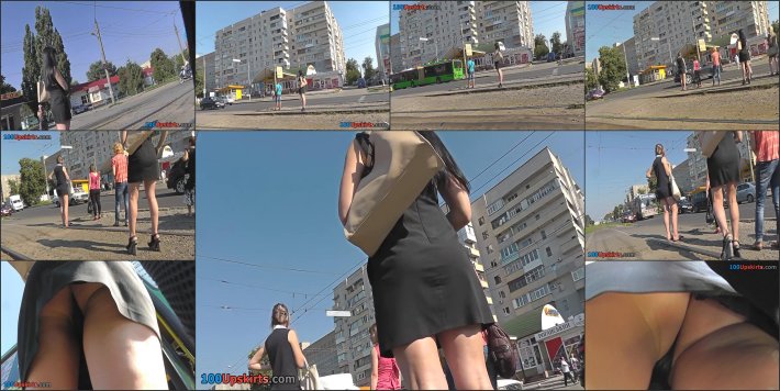 Мини юбка на улице