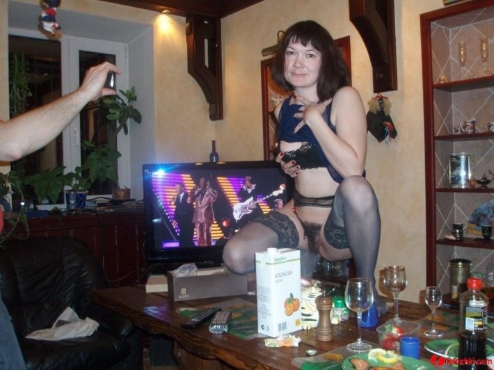Жена в чулках