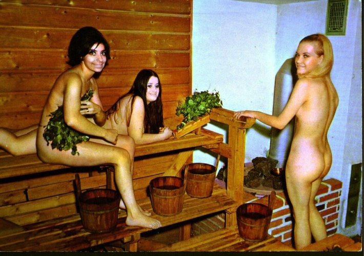 Голые женщины в бане ретро