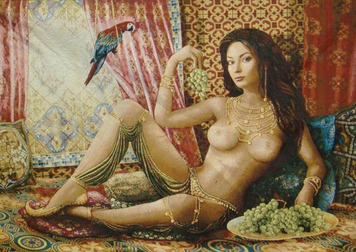 Голая восточная женщина