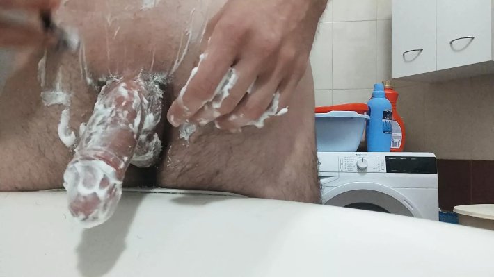 Мужчина в душе