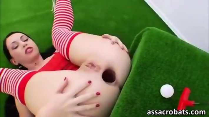 Бильярдные шары в попке