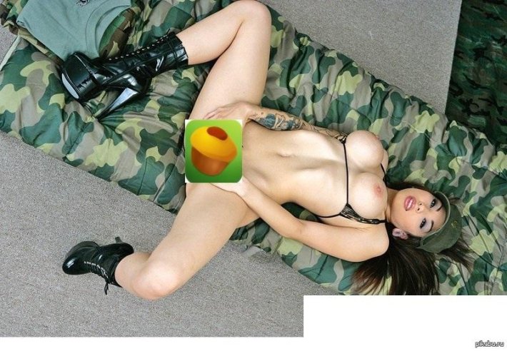 Мастурбация девушки в военной форме