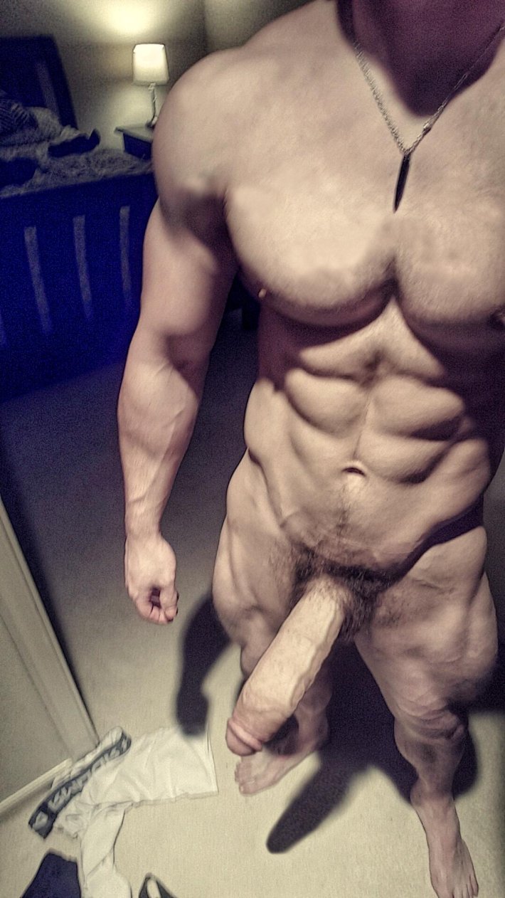 Красивый пресс и член