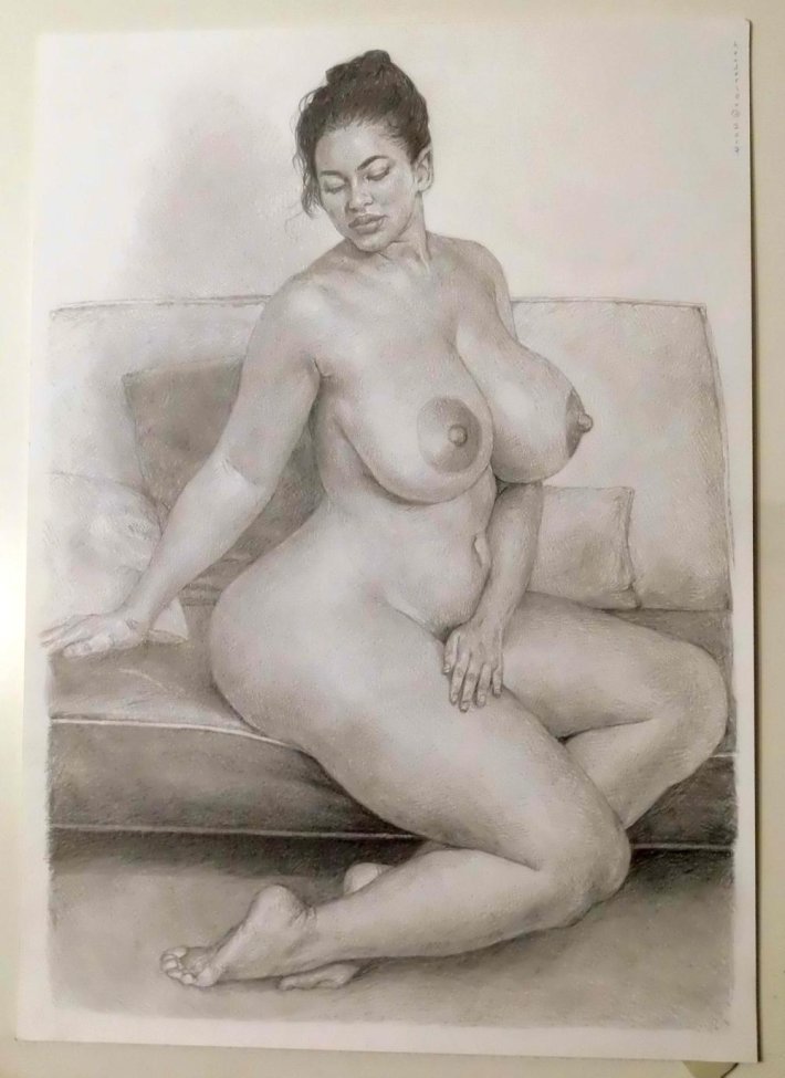 Эротические рисунки полных женщин