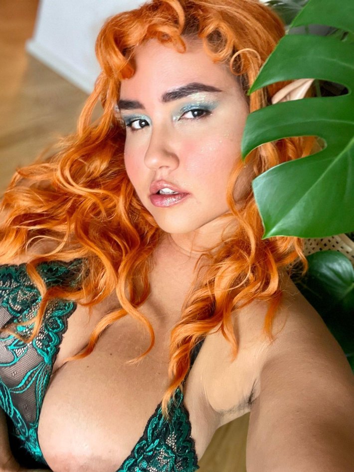 Juliette michele большие сиськи