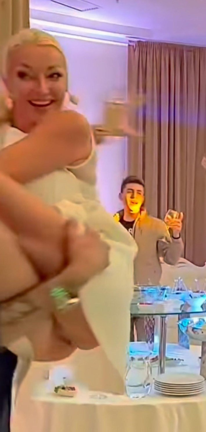 Анастасия волочкова без нижнего белья