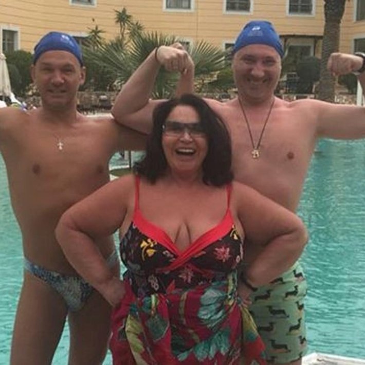 Надежда бабкина в купальнике 2021