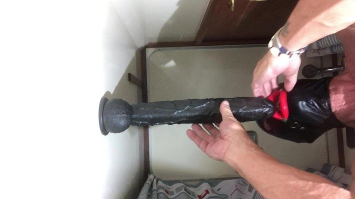 Большие фаллоимитаторы