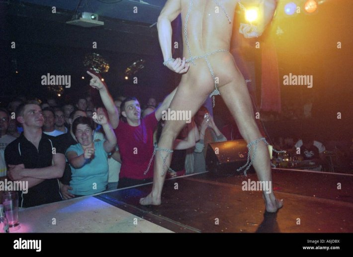 Мужской стриптиз