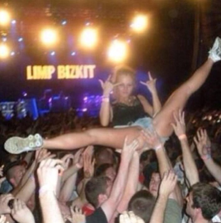 Голые девки на рок концертах