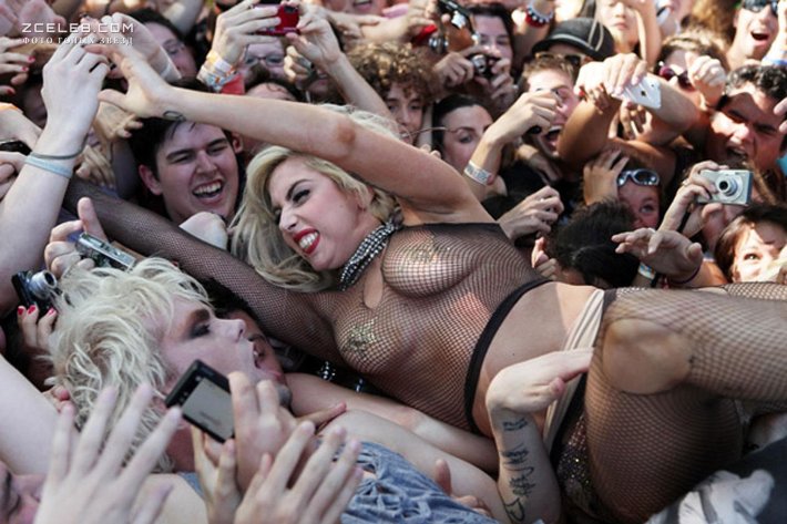 Леди гага на фестивале lollapalooza 2010