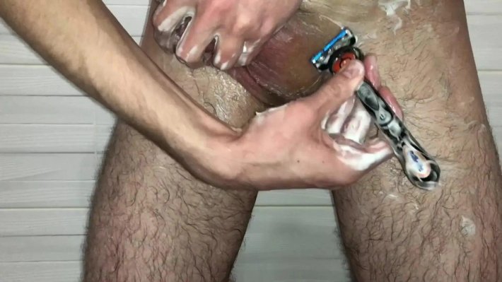 Мужская интимная стрижка