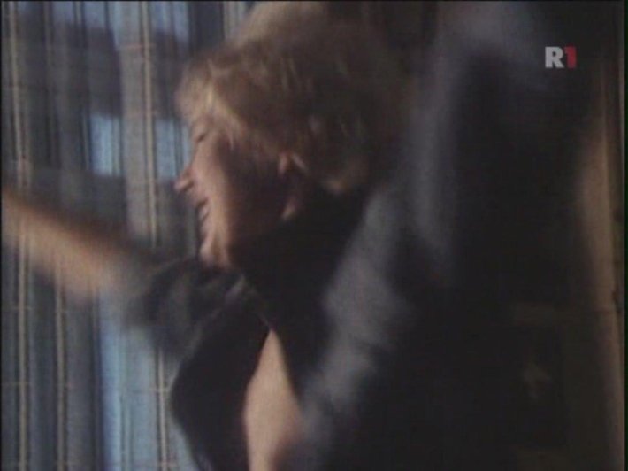 Голая грудь Галины польских