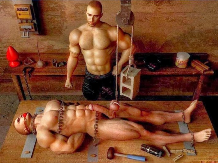 Связанный голый мужчина