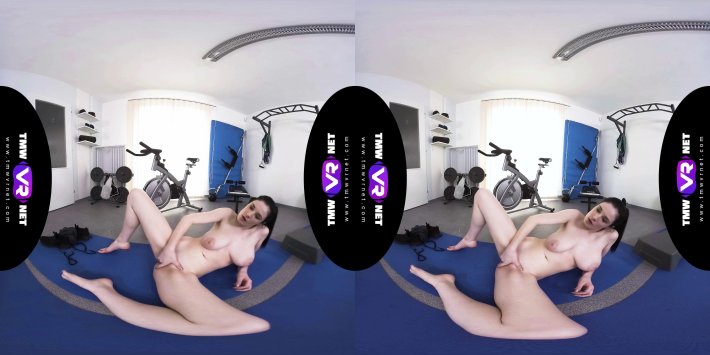 Denisa (Explicit Revelation from a busty gymnast)