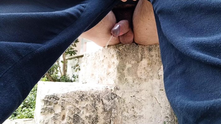 Мужчина писает порно