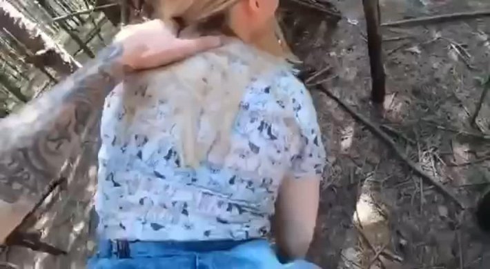 Девочку оттрахали в лесу