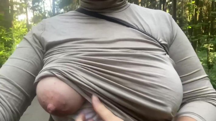 Большие сиськи под одеждой