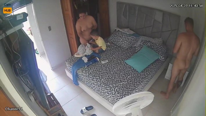 Скрытая камера в спальне