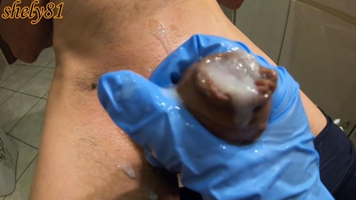 Мужики кончают на депиляции