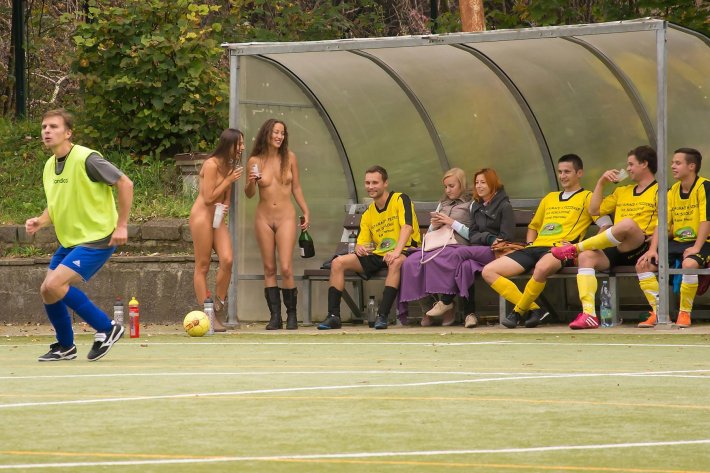 Женская сборная по футболу голые