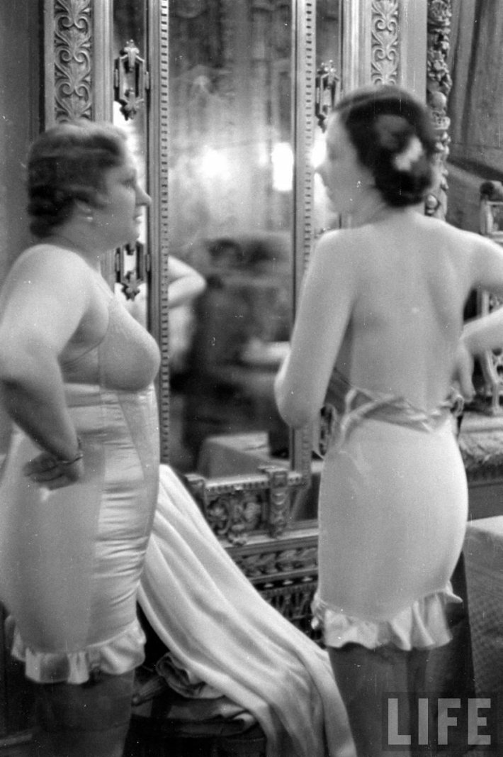 Женское нижнее белье 1940-х