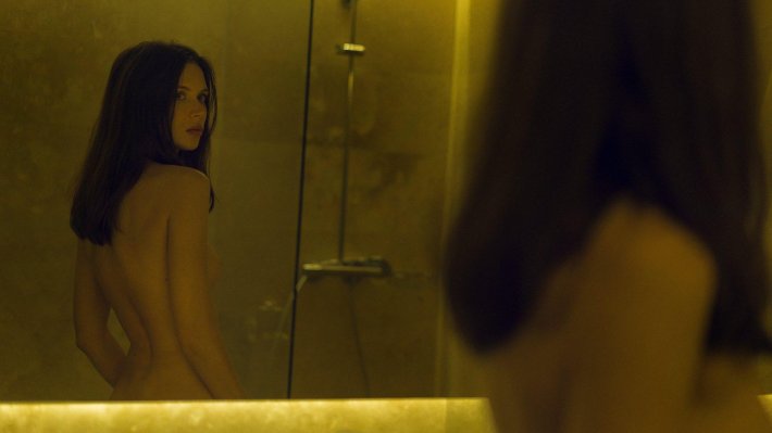 Наташа Артамонова голая