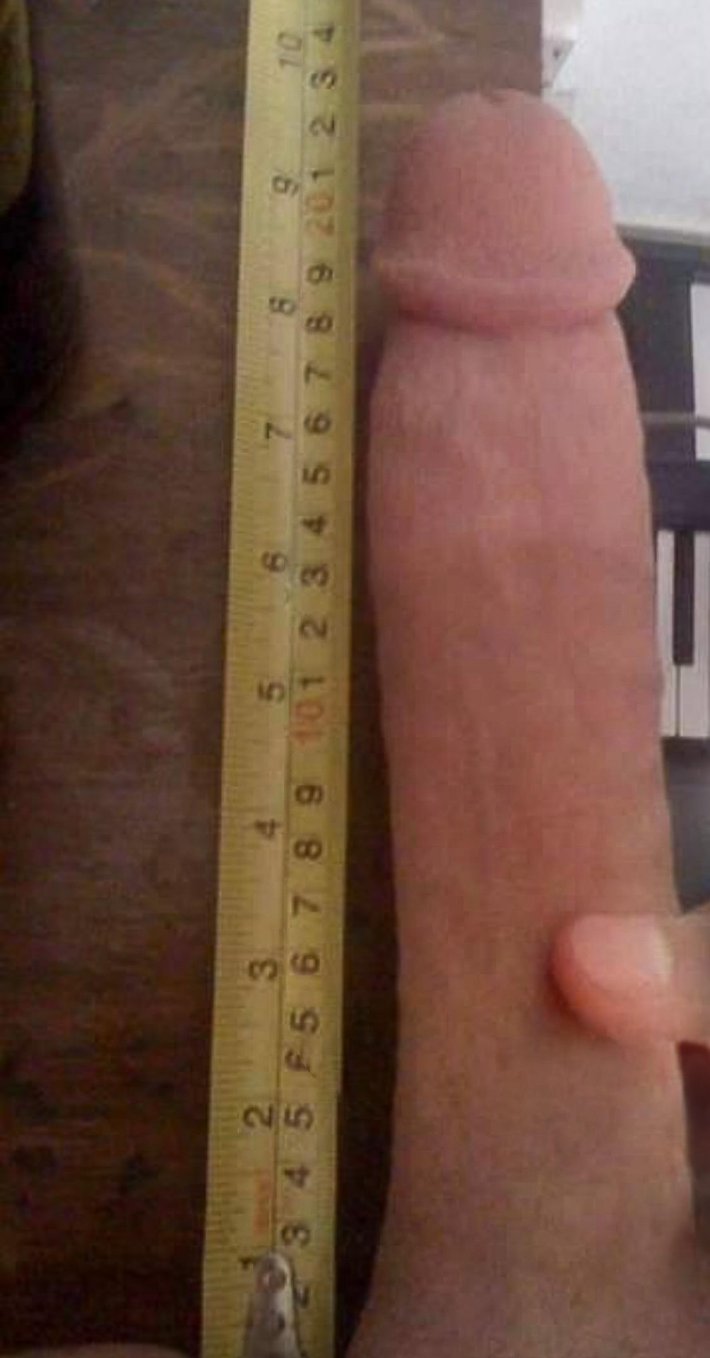 Мужской член с линейкой 20см