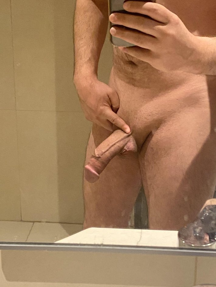 Член голого мужика