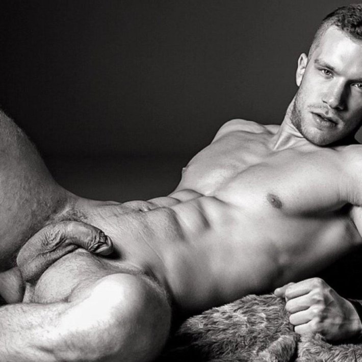 Кирилл Давыдов модель голый