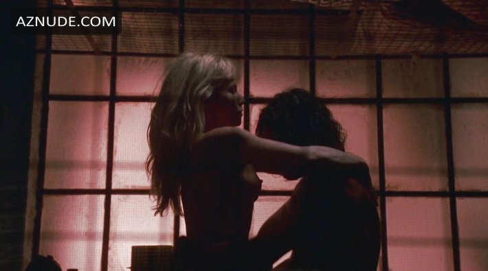 Rebecca de Mornay голая в фильме незнакомец