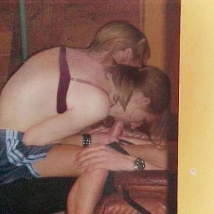 Голые сиамские близняшки