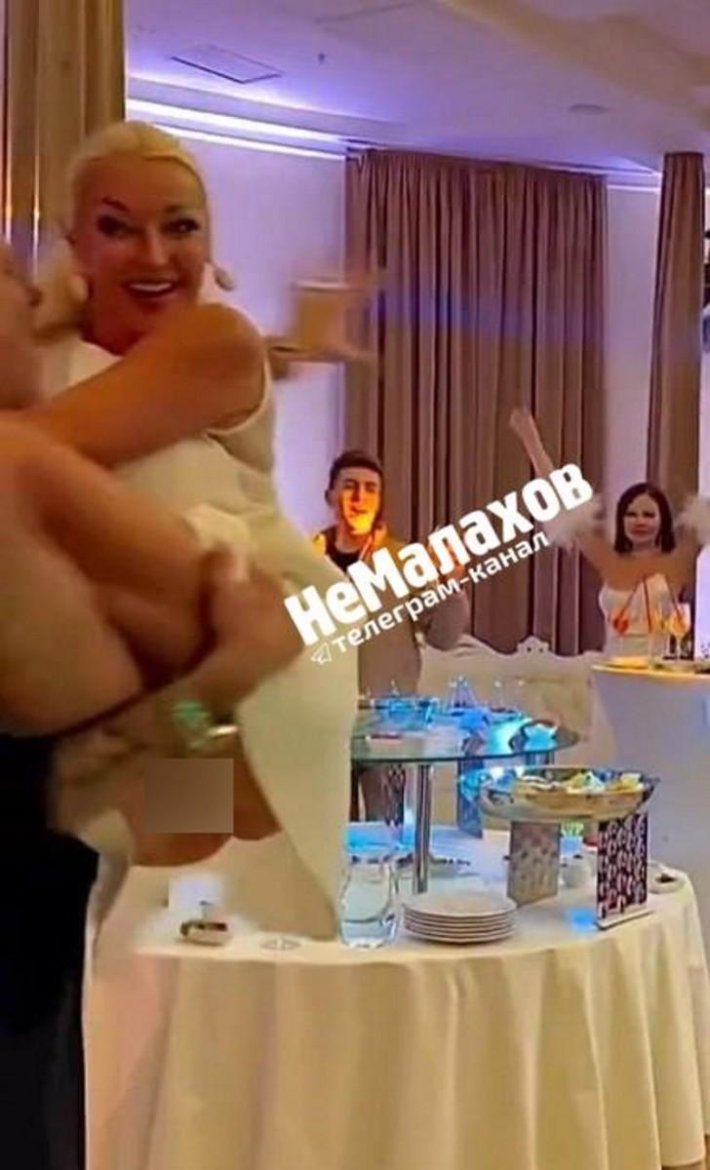 Анастасия волочкова без нижнего белья