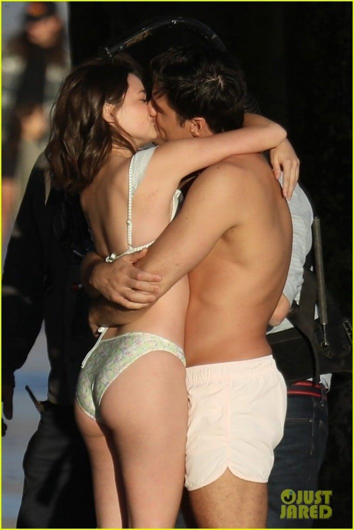 Лейла джордж в купальнике