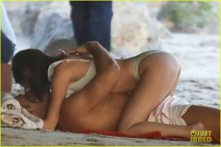 Лейла джордж в купальнике