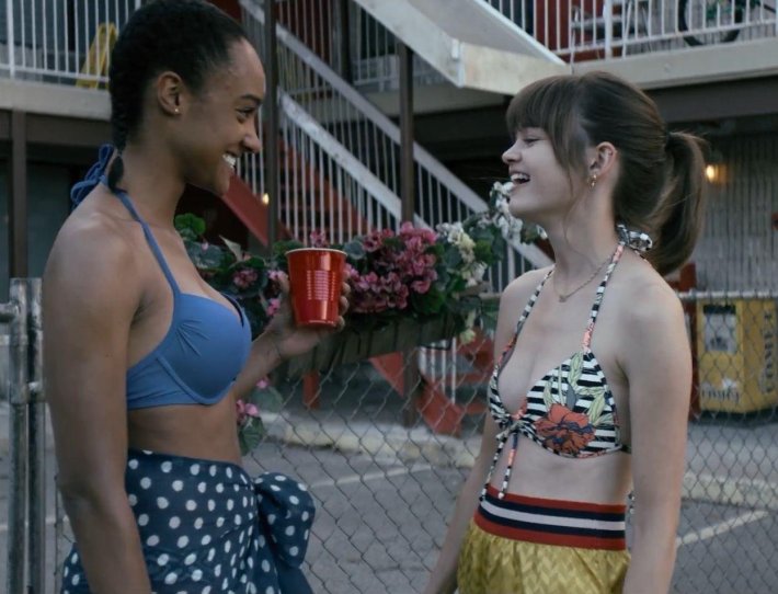 Сиэра браво в купальнике уэйн