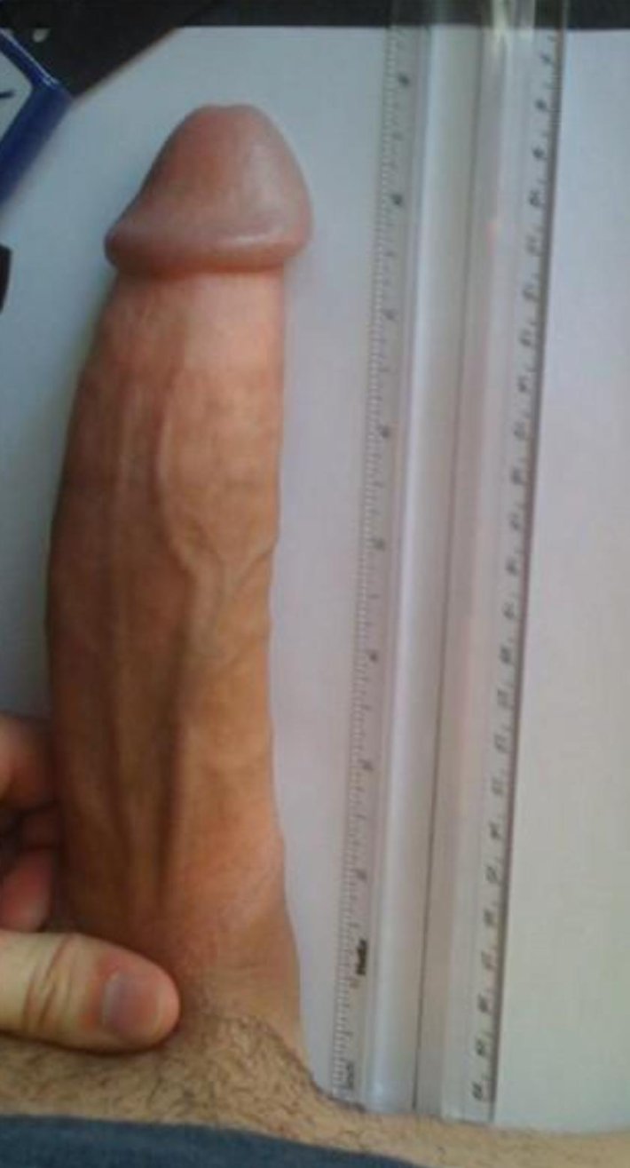 Огромные черные члены с линейкой