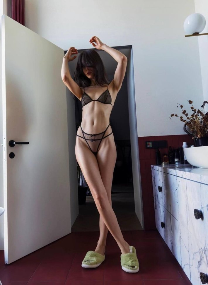 Наташа Шелягина feet