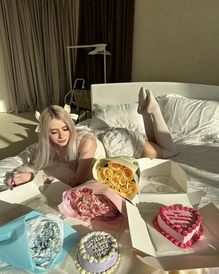 Голая света соллар