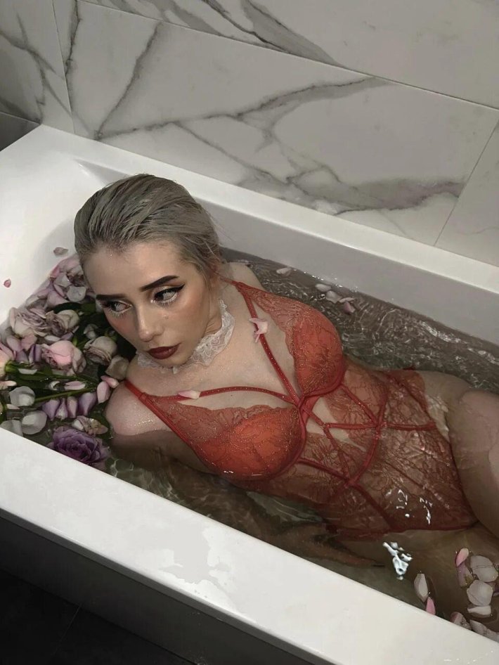 Sveta Sollar слив