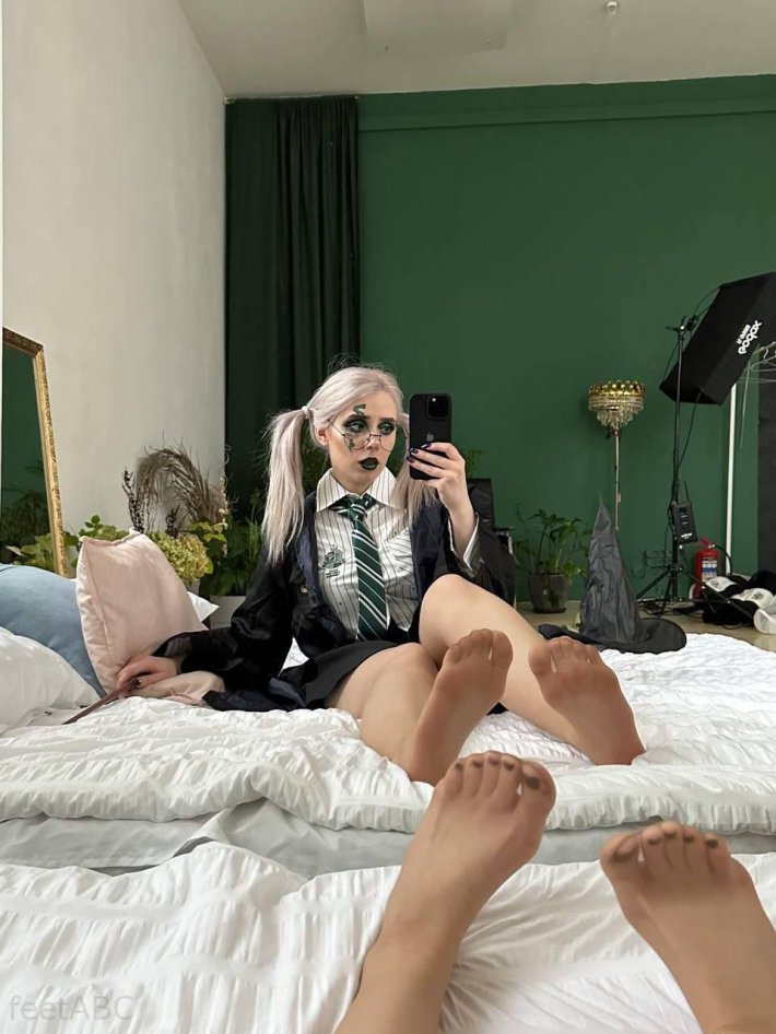 Света Солар ножки