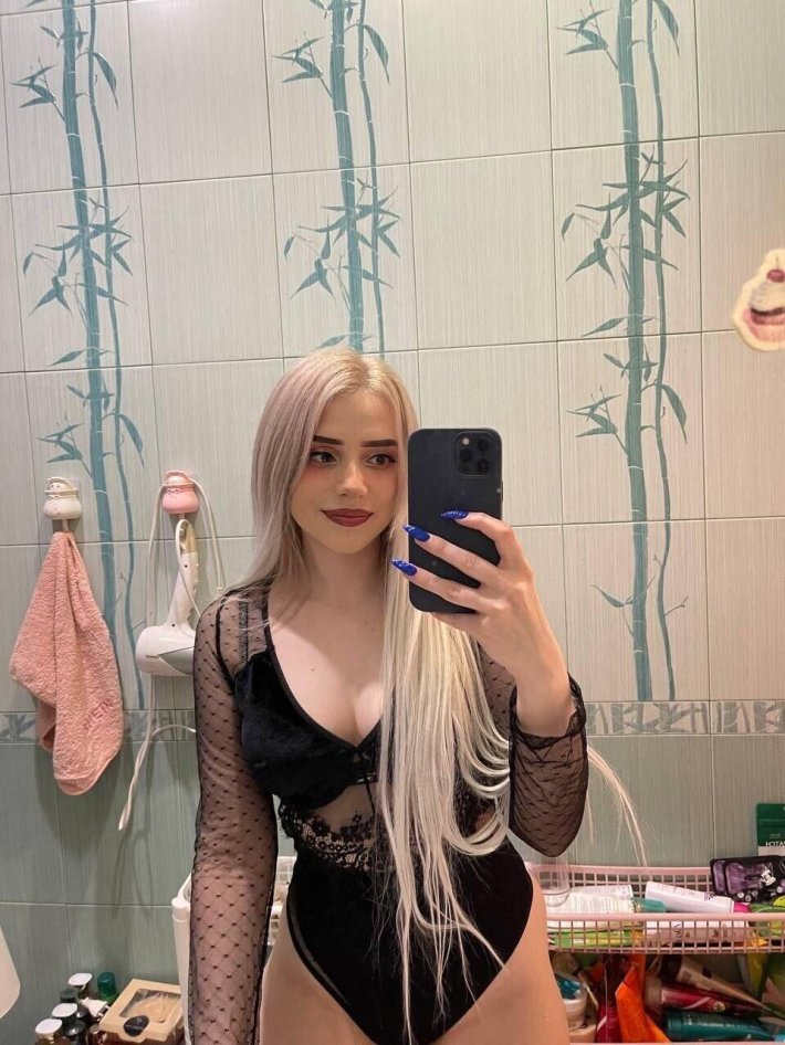 Света соллар голая