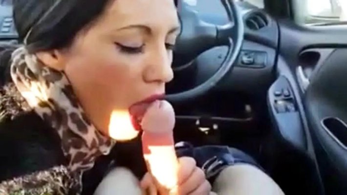 Цыганка отсосала в машине