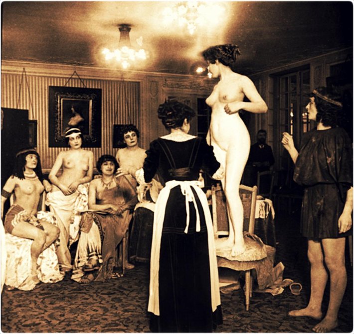 Публичный дом ретро