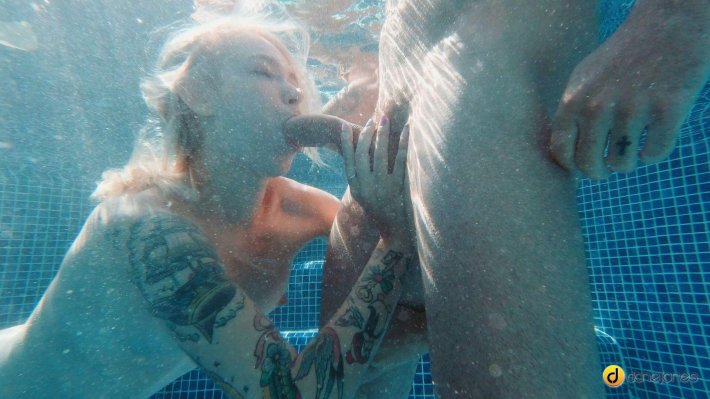 Подводный секс