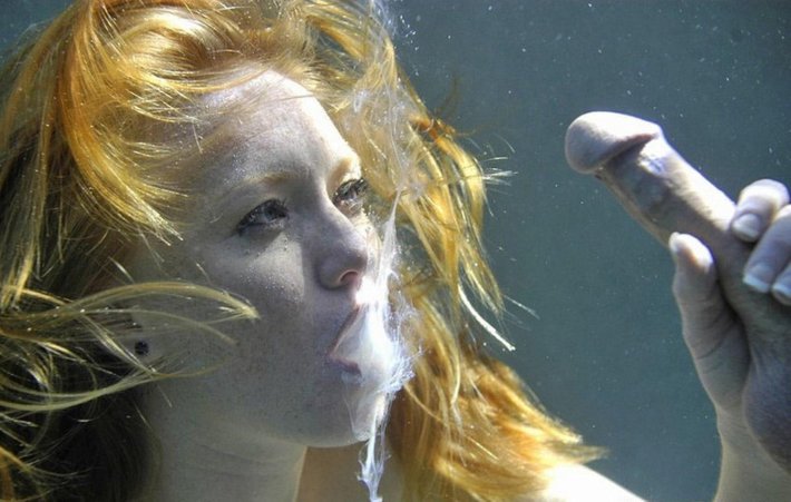 Девушка кончила под водой