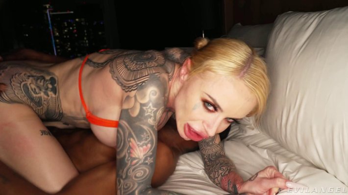 Gymgamergirl тату модель голая