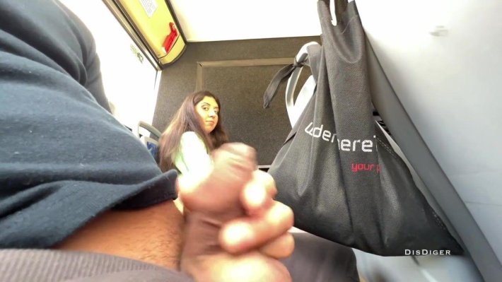 Публичная мастурбация в автобусе